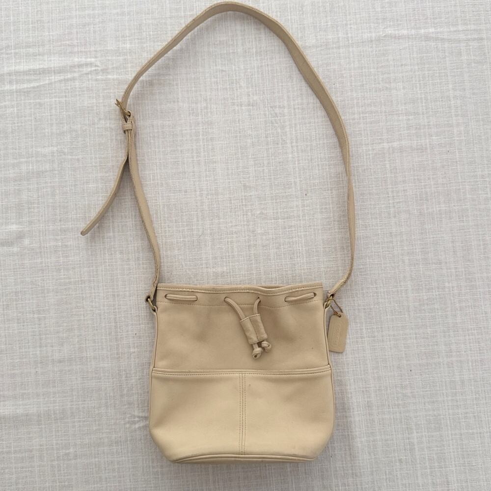 Coach | vintage bone cream cinch leather drawstring bucket purse handbag